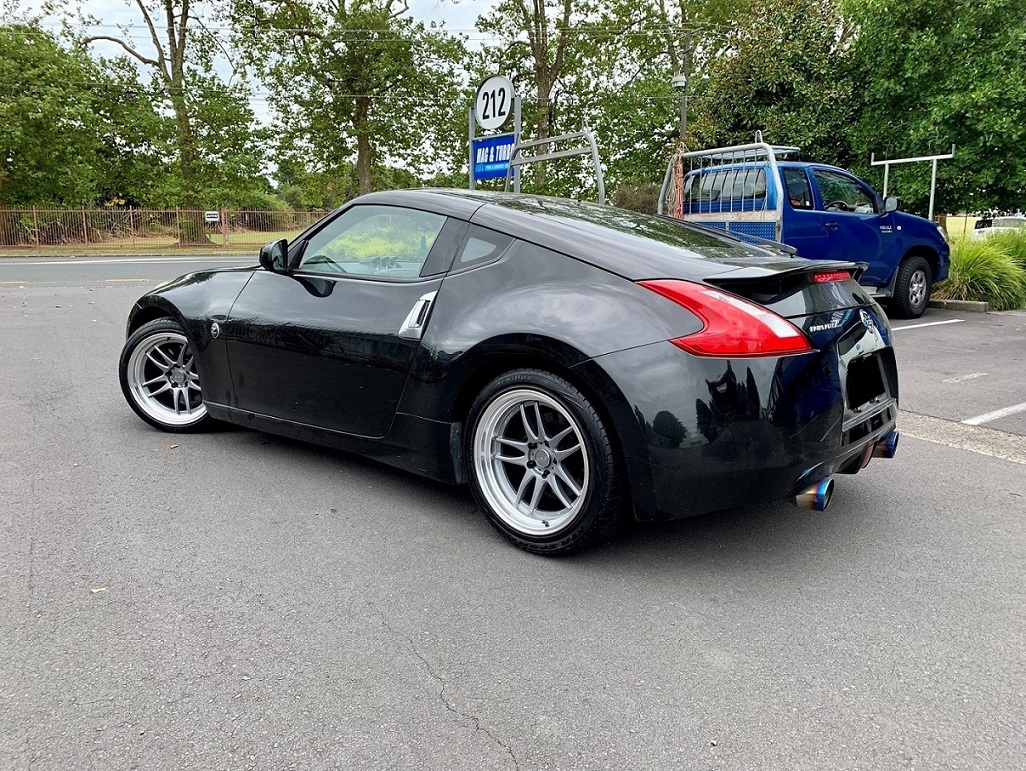 Nissan 370z on BGW DC Emotion 5