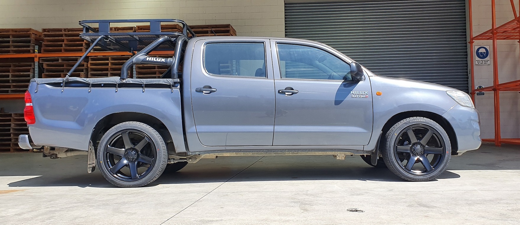 Toyota Hilux 2WD on BGW Beast