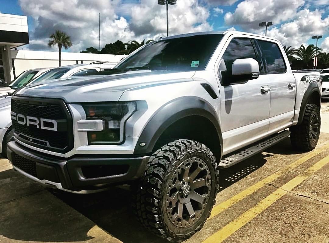 Ford Raptor F-250 on Black Rhino Warlord