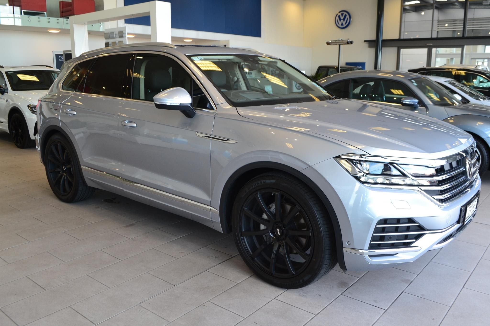 VW Touareg on BGW Pursuit