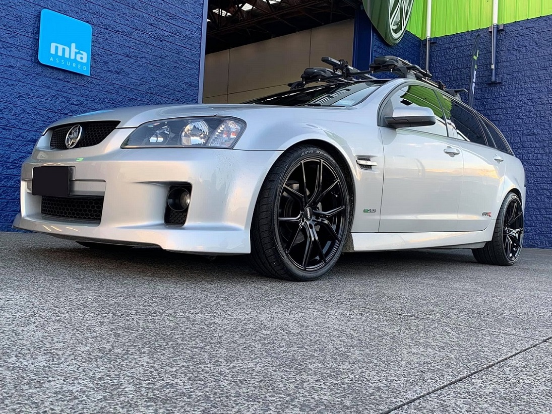 Holden Commodore VE on BGW Compton
