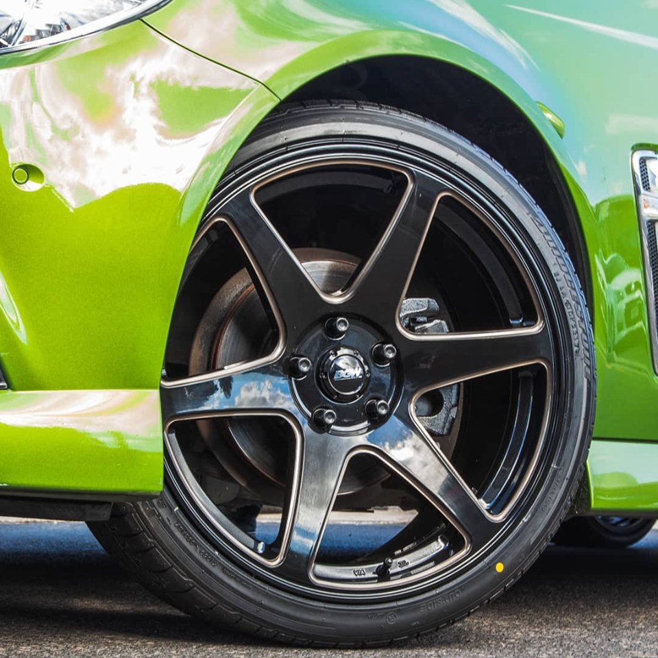 Holden Commodore VF on BGW Cartel