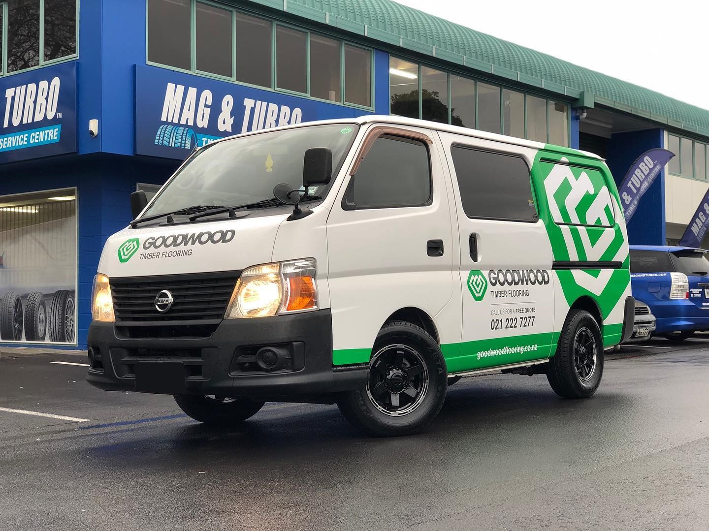 Nissan Caravan on BGW Bandit