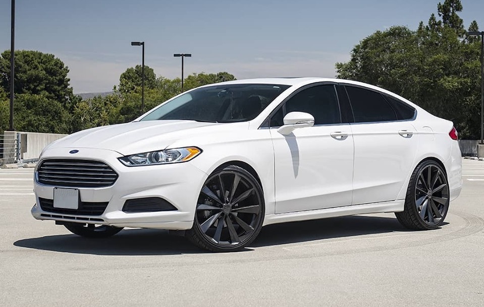 Ford Mondeo on TSW Aileron