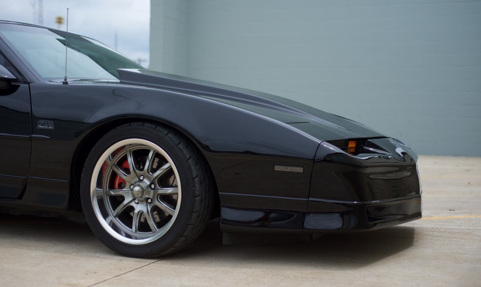 Pontiac Firebird (1987)on Ridler R650