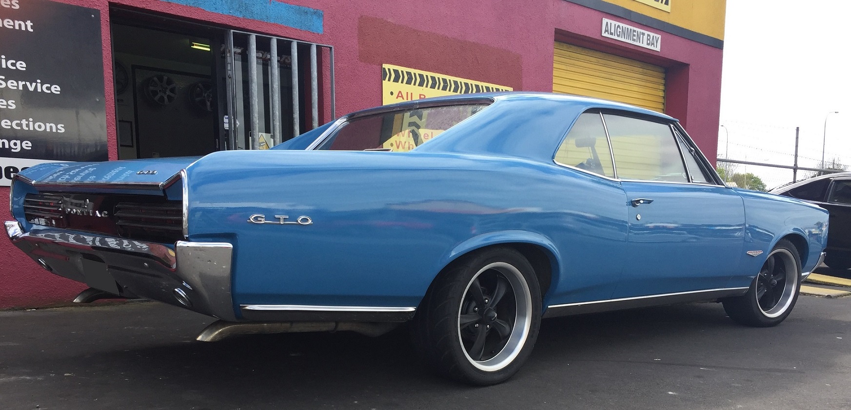 Pontiac GTO on Ridler R695