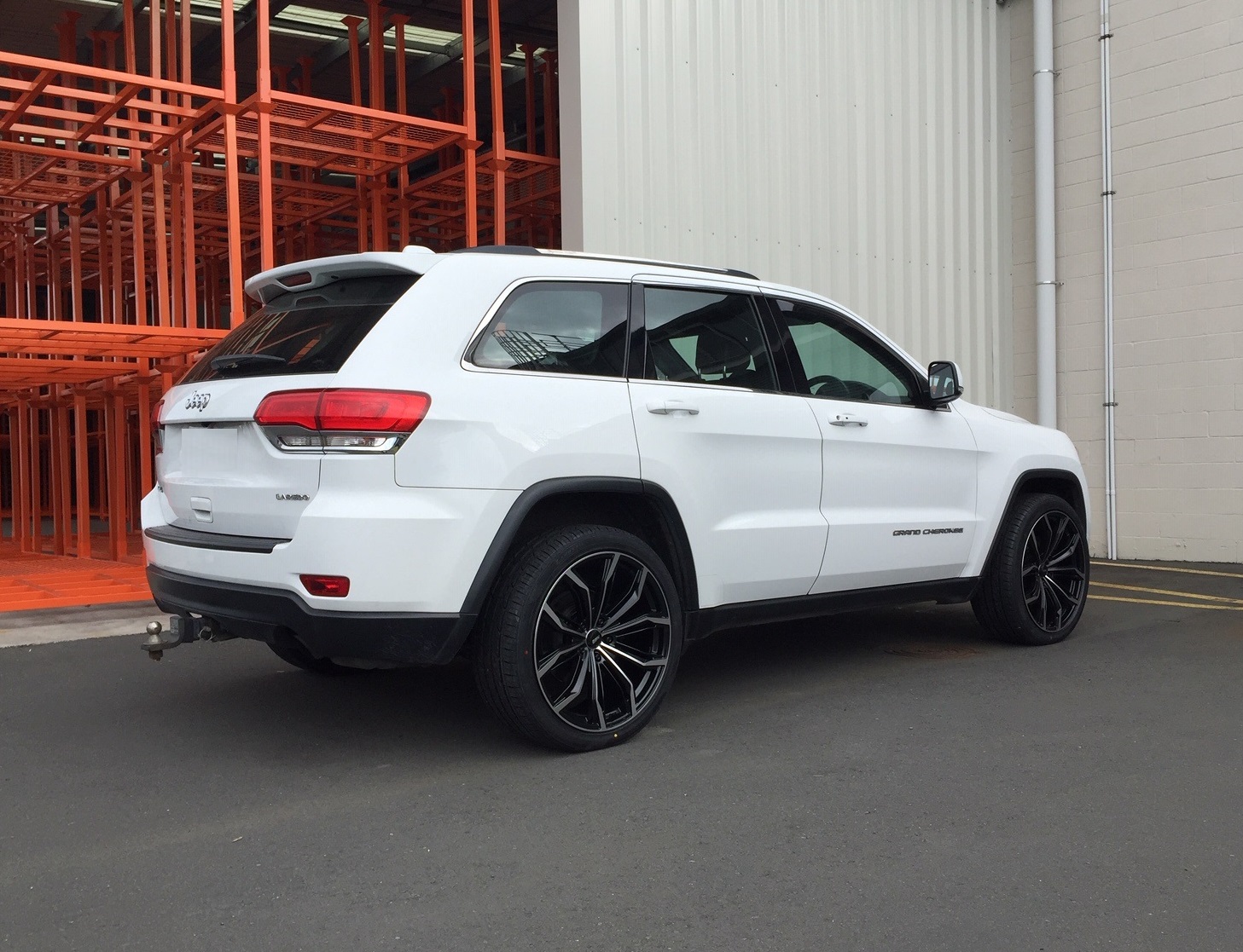 Jeep Grand Cherokee on BGW Black Widow