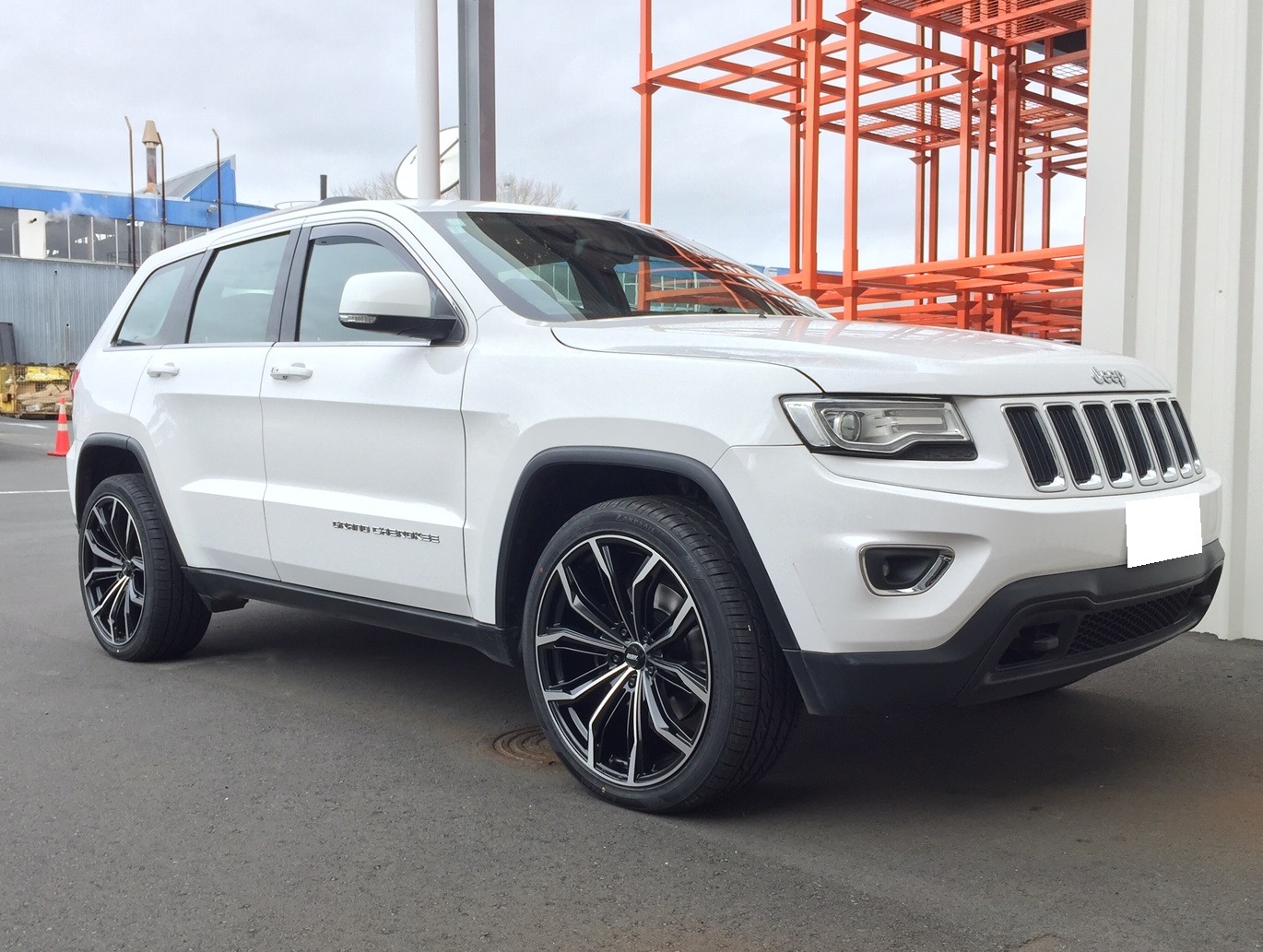 Jeep Grand Cherokee on BGW Black Widow