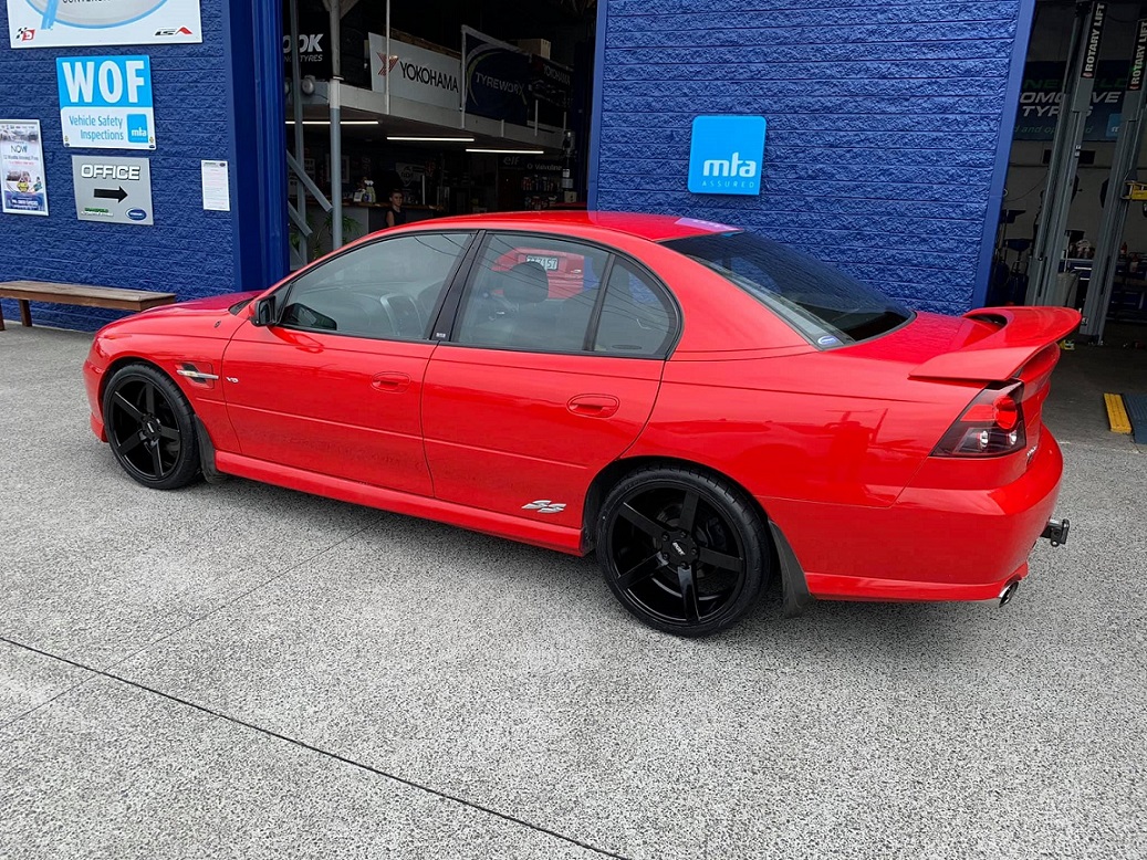 Holden Commodore VZ on BGW Torque