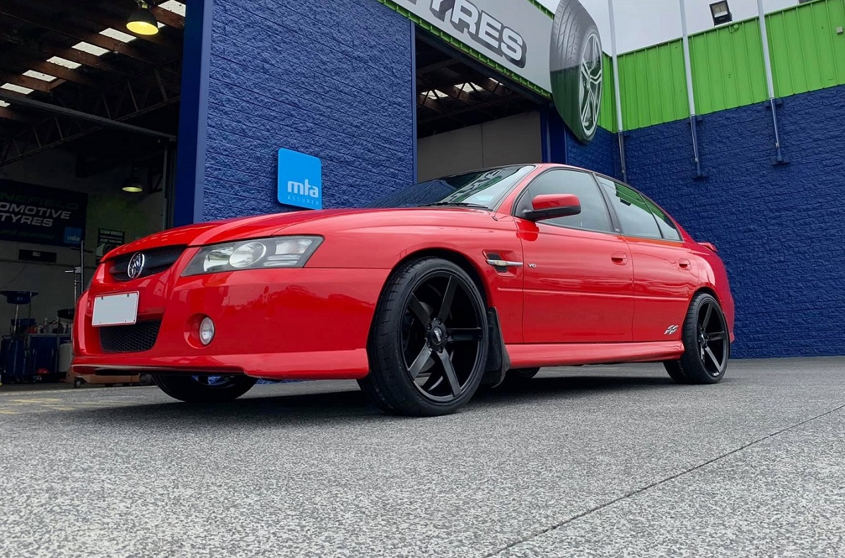 Holden Commodore VZ on BGW Torque