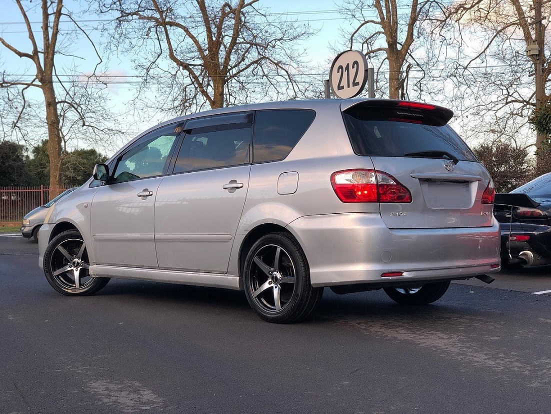 Toyota Ipsum on BGW Apex