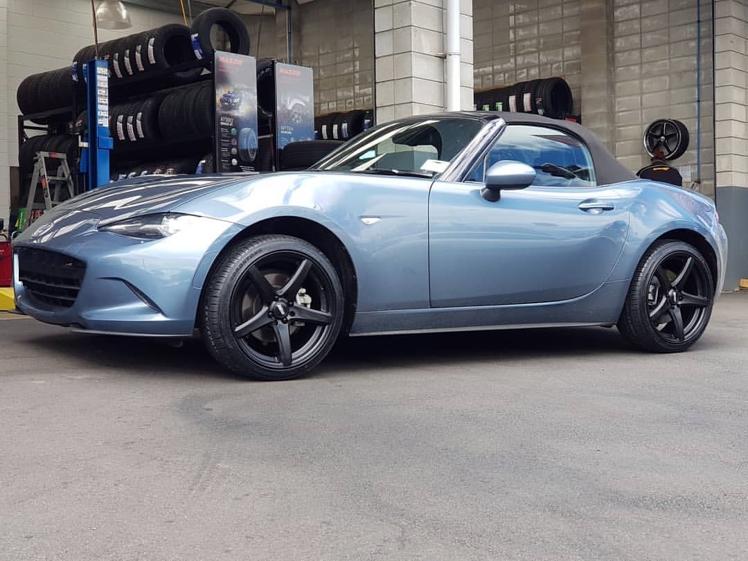 Mazda MX-5 on BGW Apex