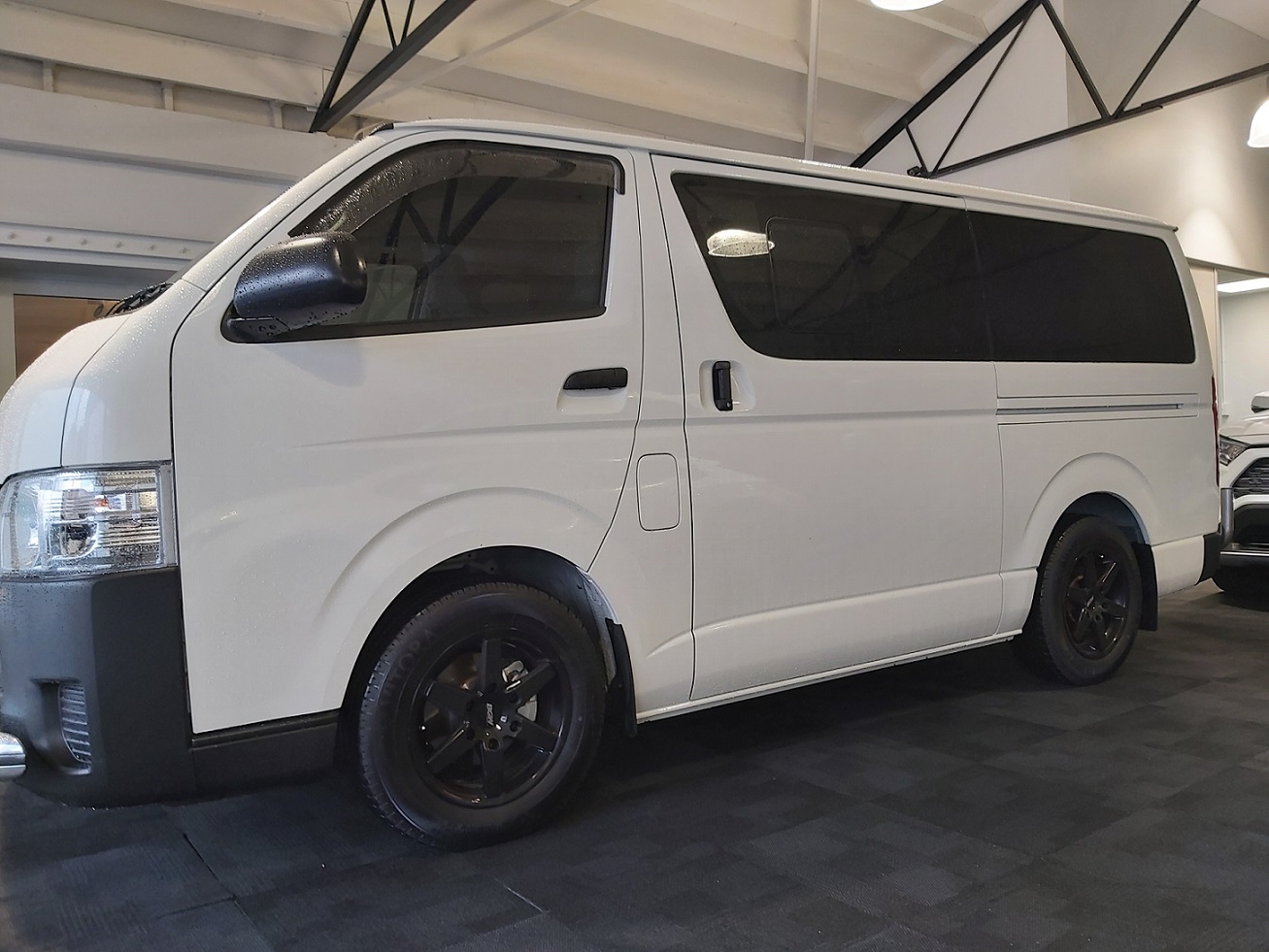 Toyota Hiace on BGW Urban
