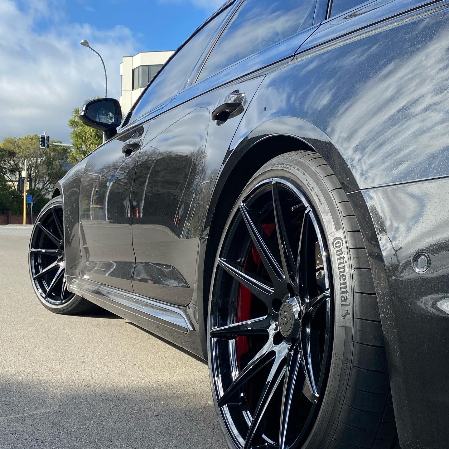 Audi RS4 on Covert CV2