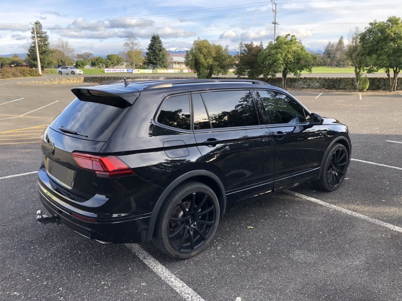VW Tiguan on BGW Pursuit