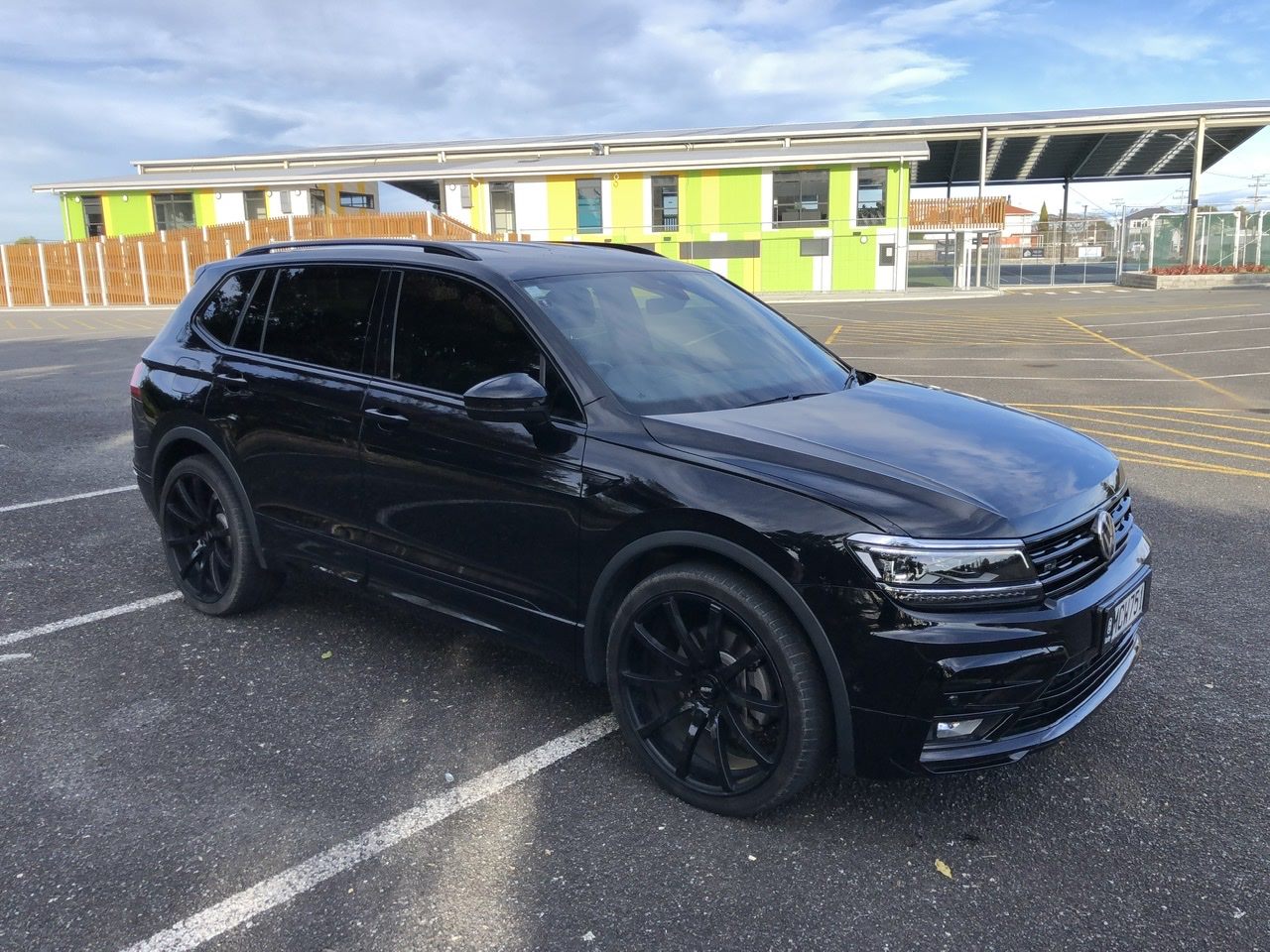 VW Tiguan on BGW Pursuit