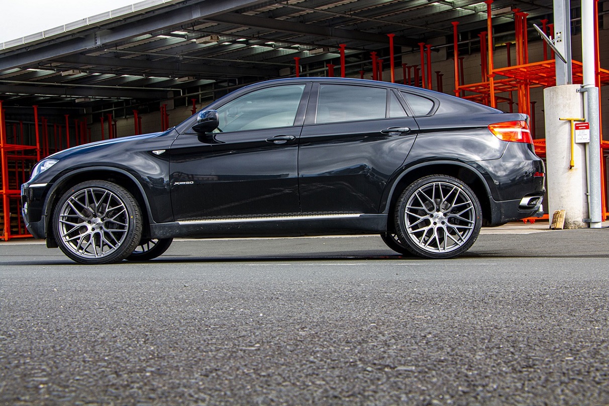 BMW X6 on Covert CV1