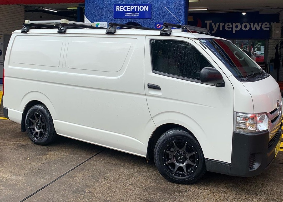 Toyota HiAce on ROH Trophy