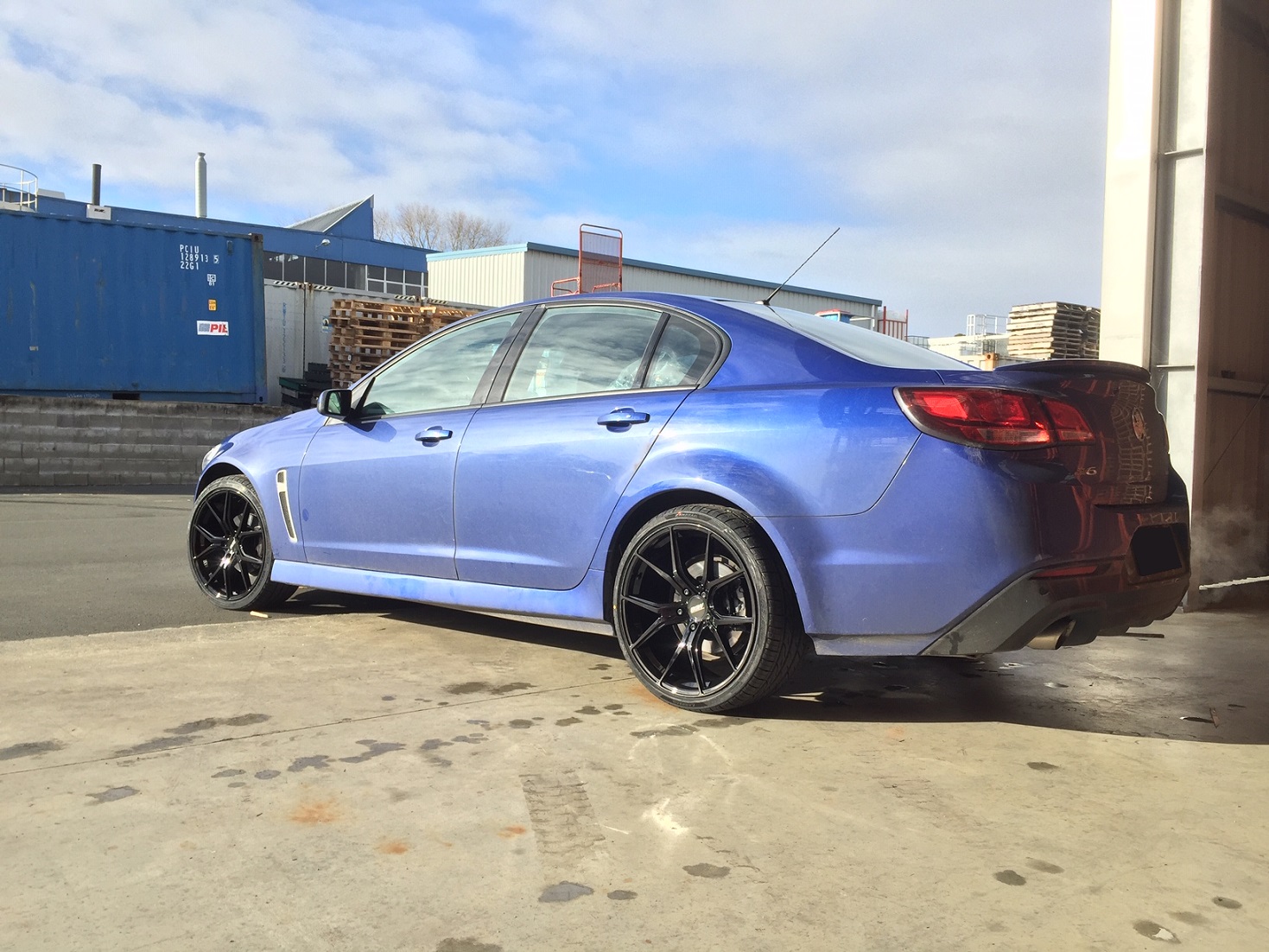 Holden Commodore VF on BGW Compton