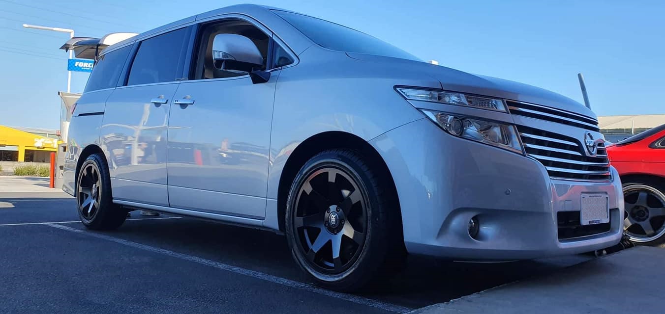 Nissan Elgrand on Black Rhino Mozambique