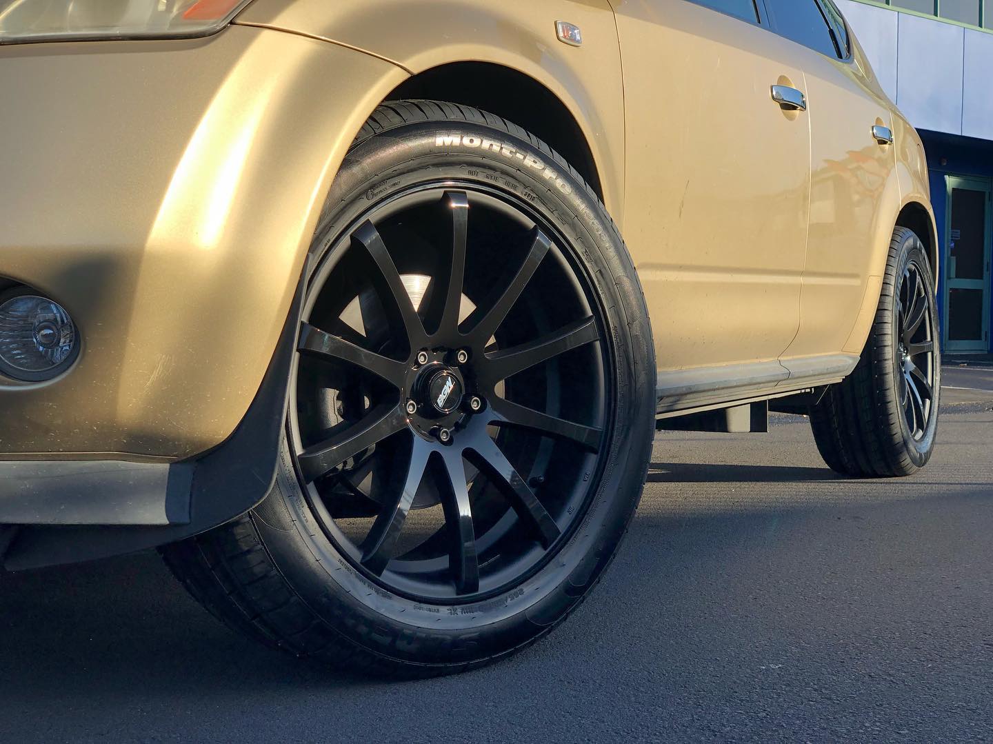 Nissan Murano on BGW Pursuit