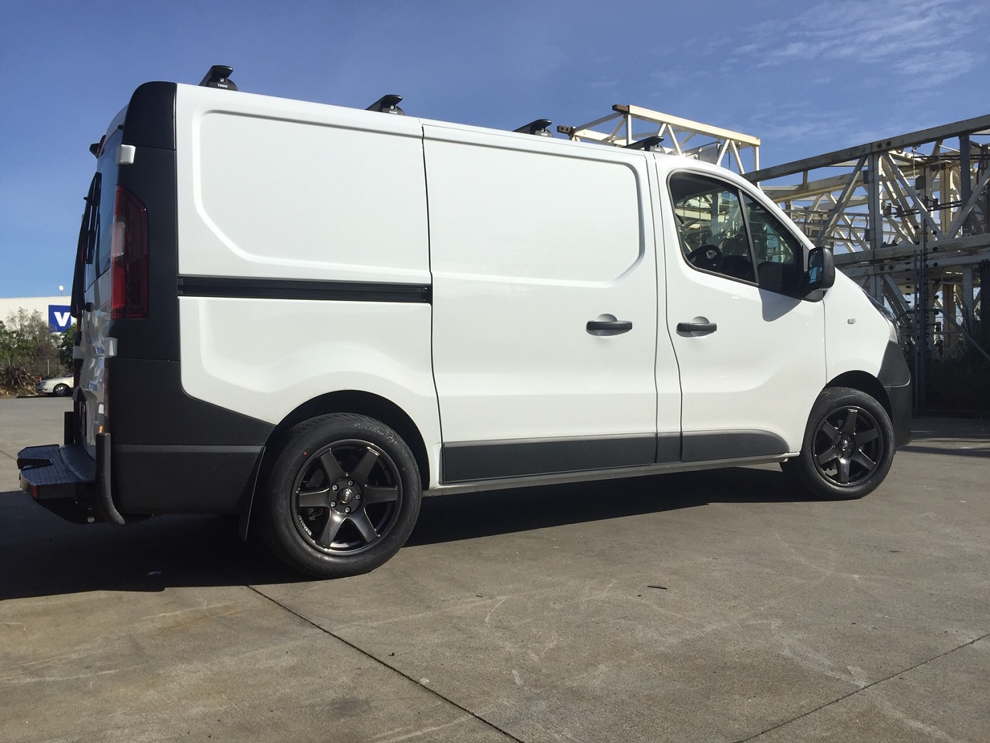 Mitsubishi Express on BGW Beast
