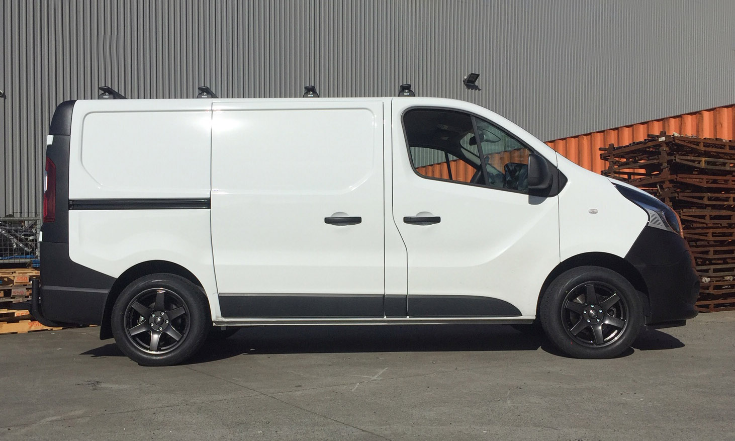Mitsubishi Express on BGW Beast
