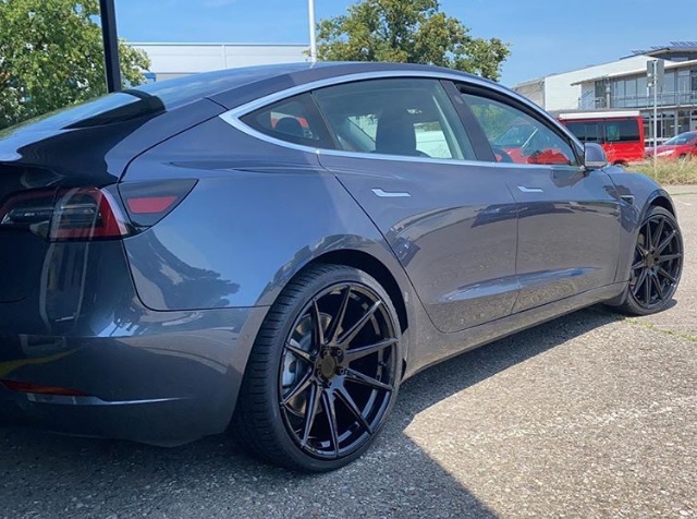 Tesla Model 3 on Covert CV2