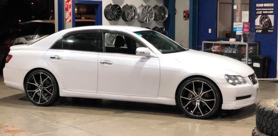 Toyota Mark X on BGW Compton