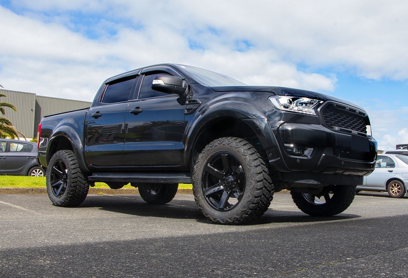 Ford Ranger on BGW Beast w Delium 33X12.5R20 Tyres