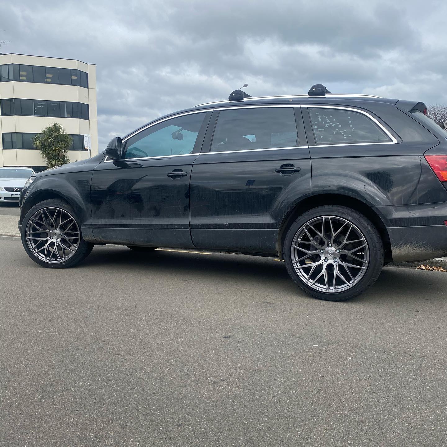 Audi Q7 on Covert CV1
