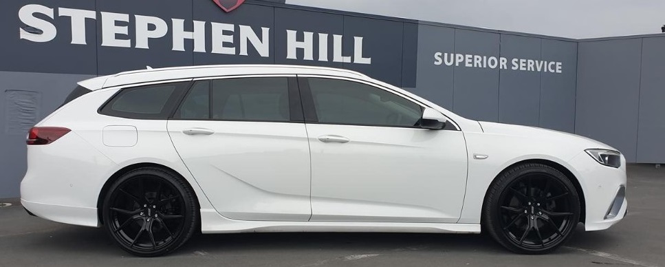 Holden Commodore ZB on BGW Compton