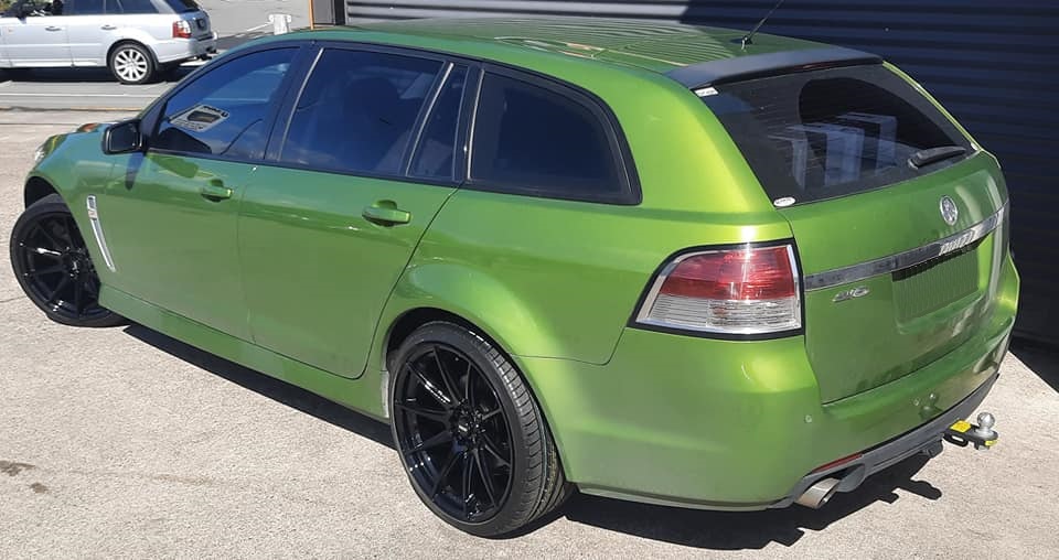 Holden Commodore VF on BGW Circuit