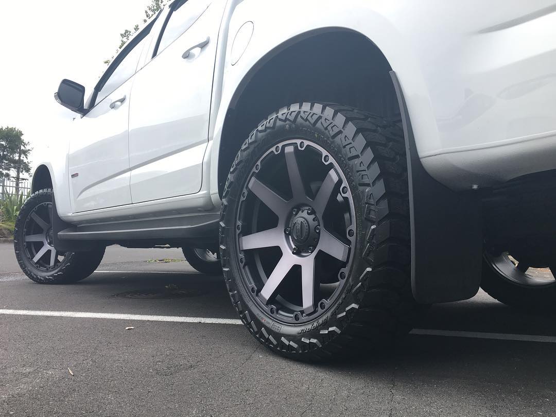 Holden Colorado on BGW Vader