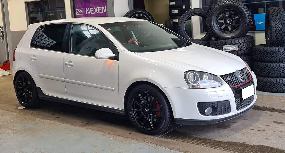 VW Golf GTi on BGW Hampton