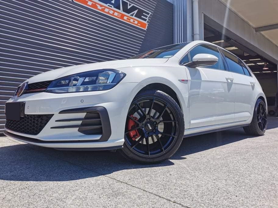 VW Golf on BGW Aqua