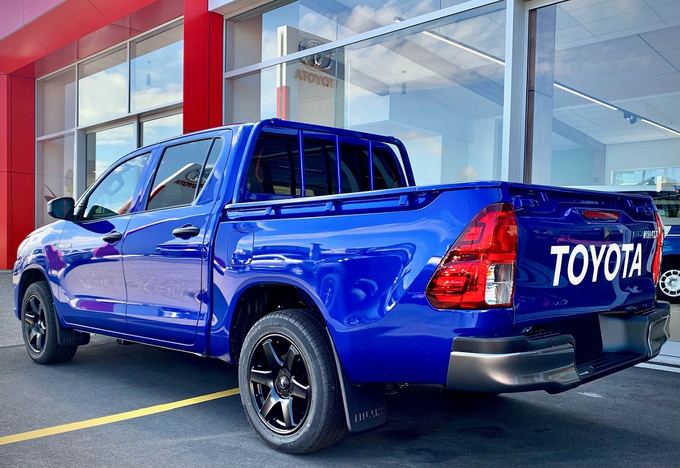 Toyota Hilux 2WD on BGW Beast