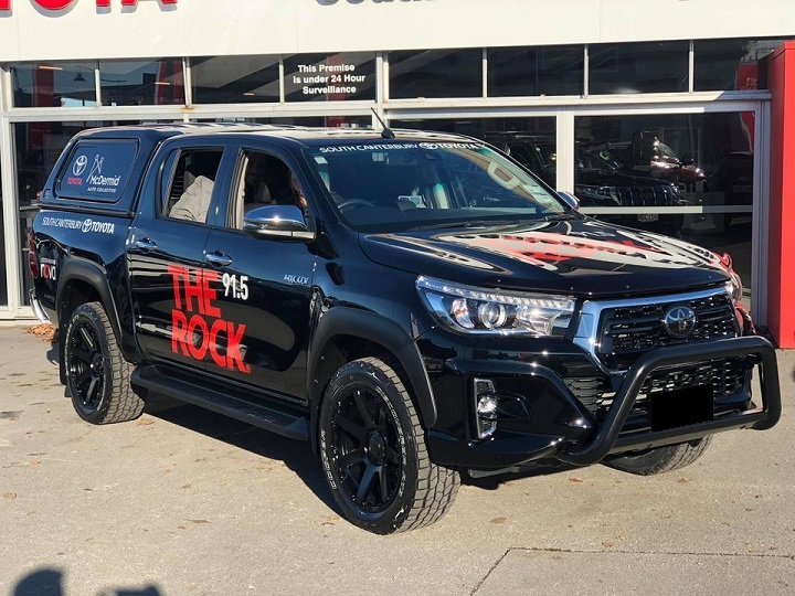 Toyota Hilux SR5 on BGW Vader