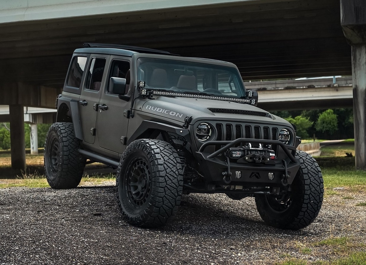 Jeep Wrangler JL on Black Rhino Chamber