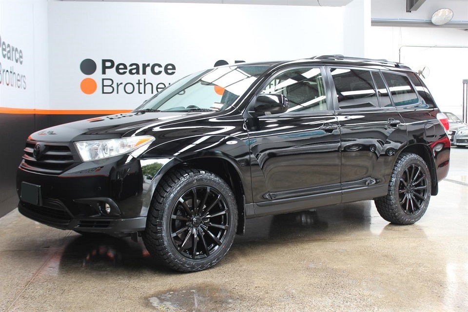 Toyota Highlander on BGW Blast w Delium A/T Tyres