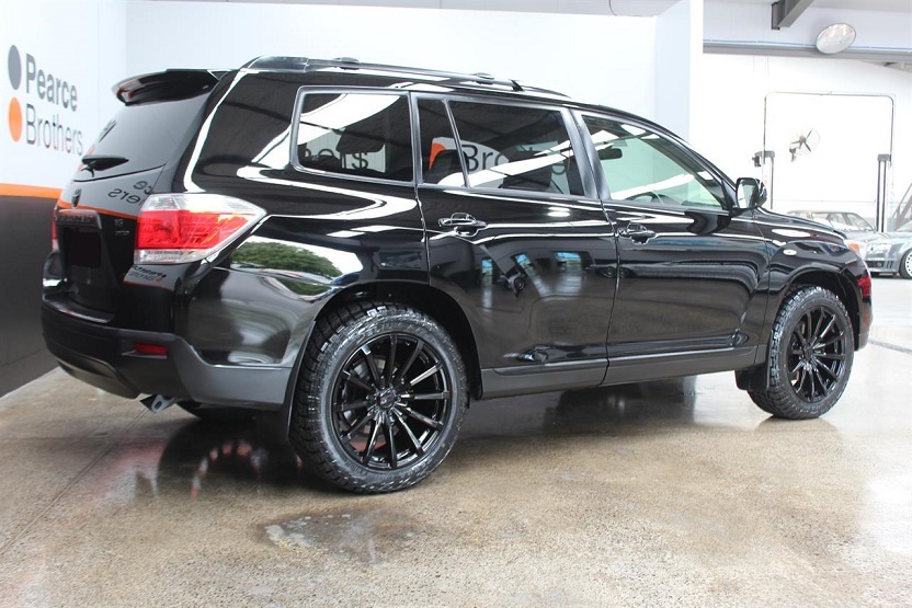 Toyota Highlander on BGW Blast w Delium A/T Tyres