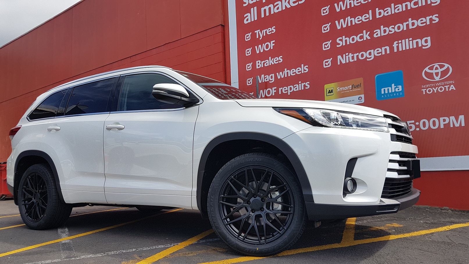 Toyota Highlander on Covert CV1