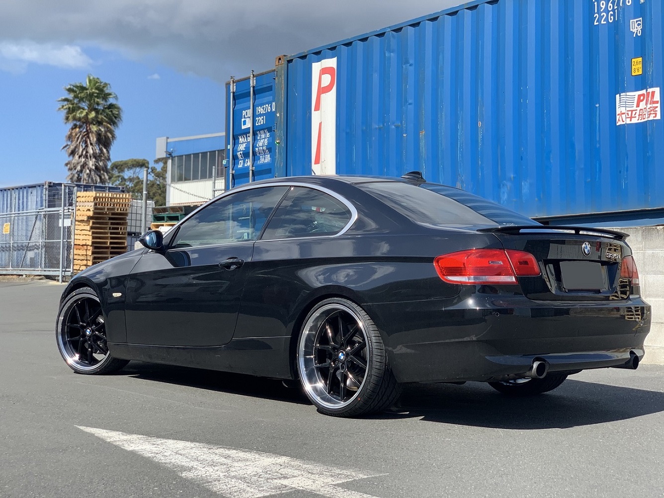BMW 3 Series on Covert CV4