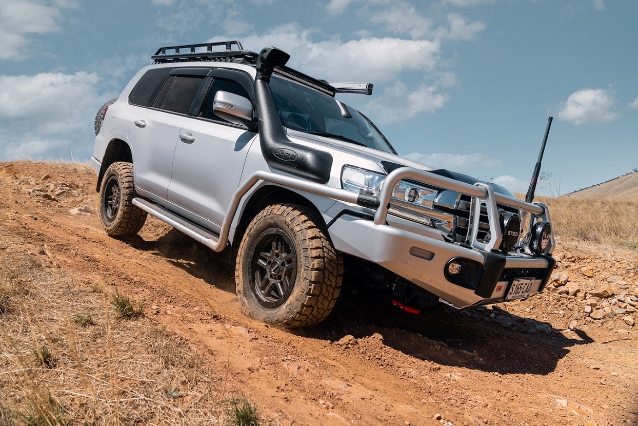 Toyota Landcruiser 200 Series on ROH Hammer