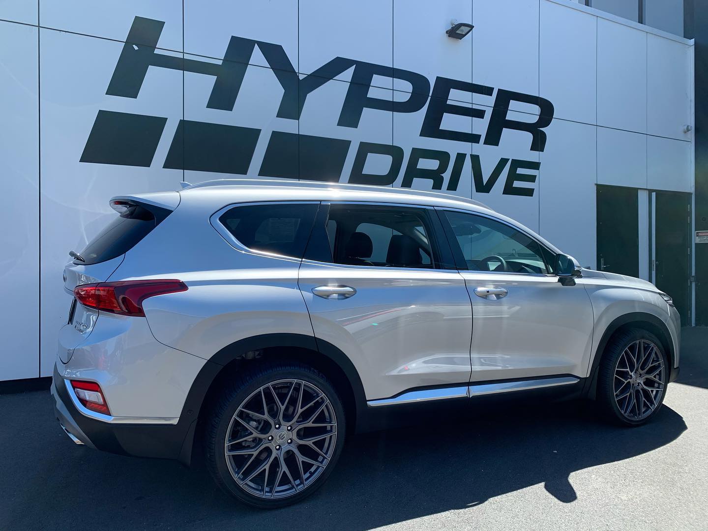 Hyundai Santa Fe on Covert CV1