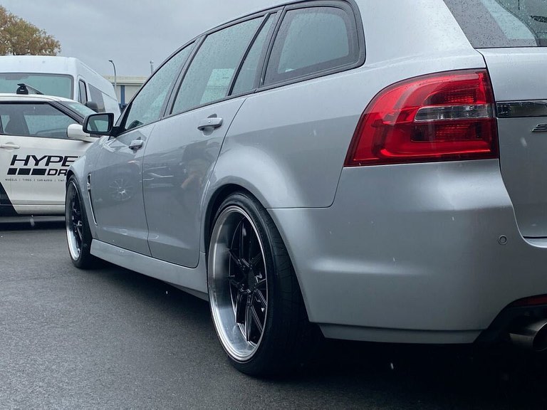 Holden Commodore VF on Covert CV4