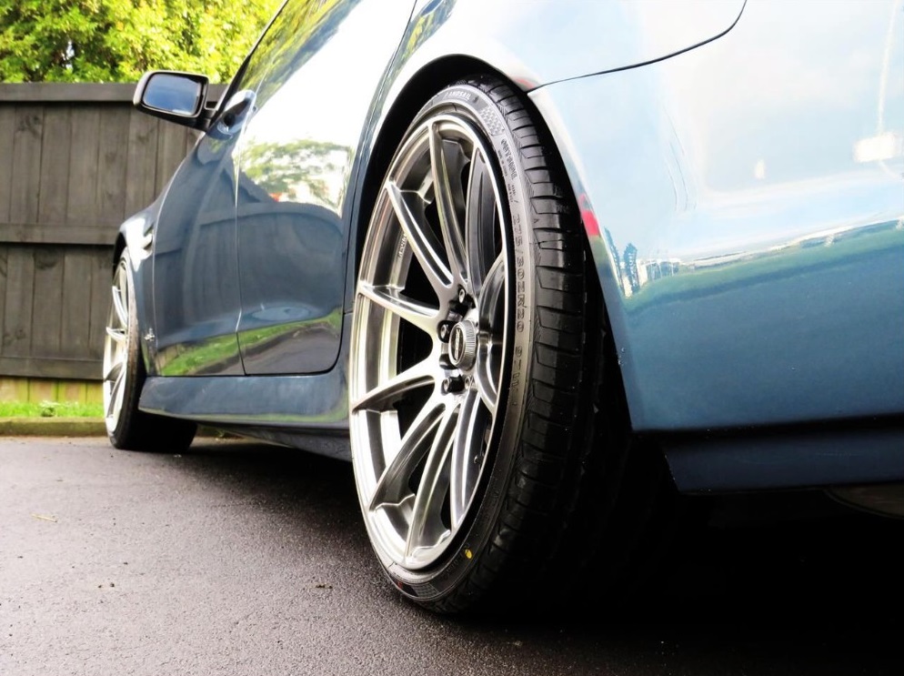 Holden Commodore VE on BGW Circuit