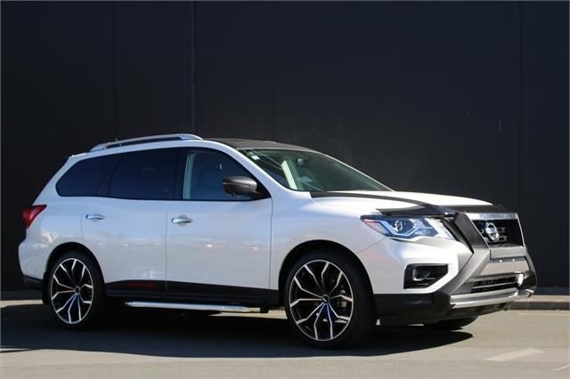 Nissan Pathfinder on BGW Black Widow