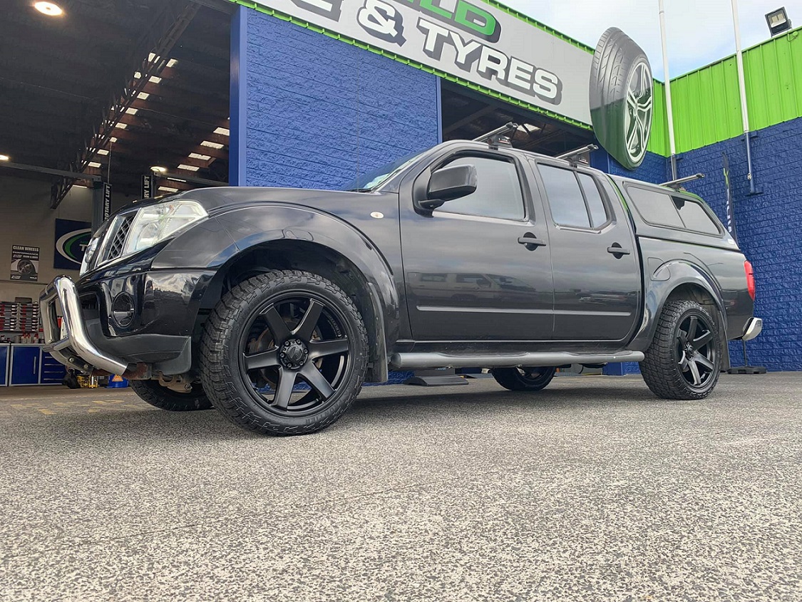 Nissan Navara D40 on BGW Beast