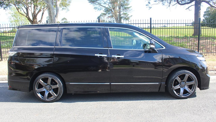 Nissan Elgrand on BGW Beast